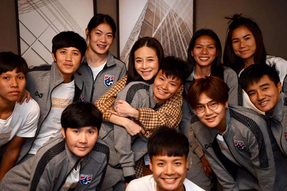 นวลพรรณ ล่ำซำ