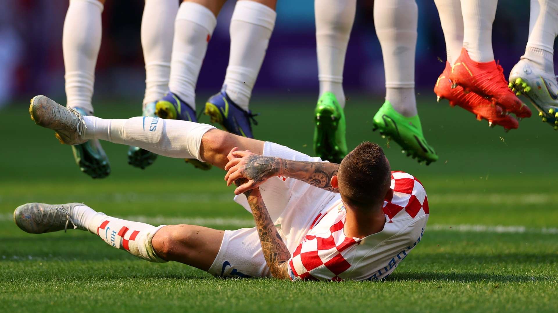 Croatia free kick deitado barreira World Cup Copa do Mundo 26 11 2022
