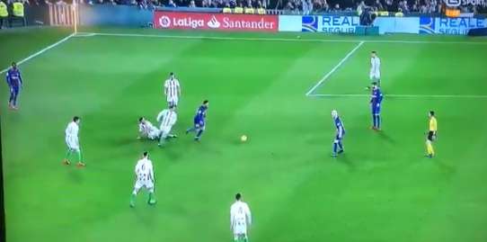 Guardado vs Messi 7