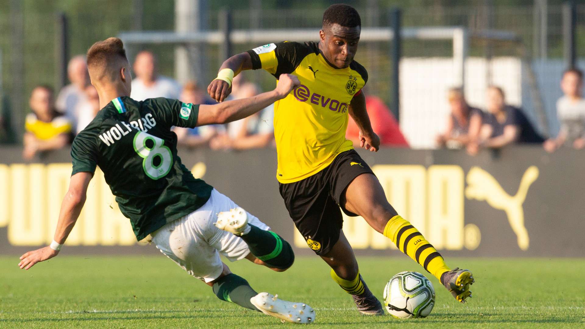 YOUSSOUFA MOUKOKO BORUSSIA DORTMUND