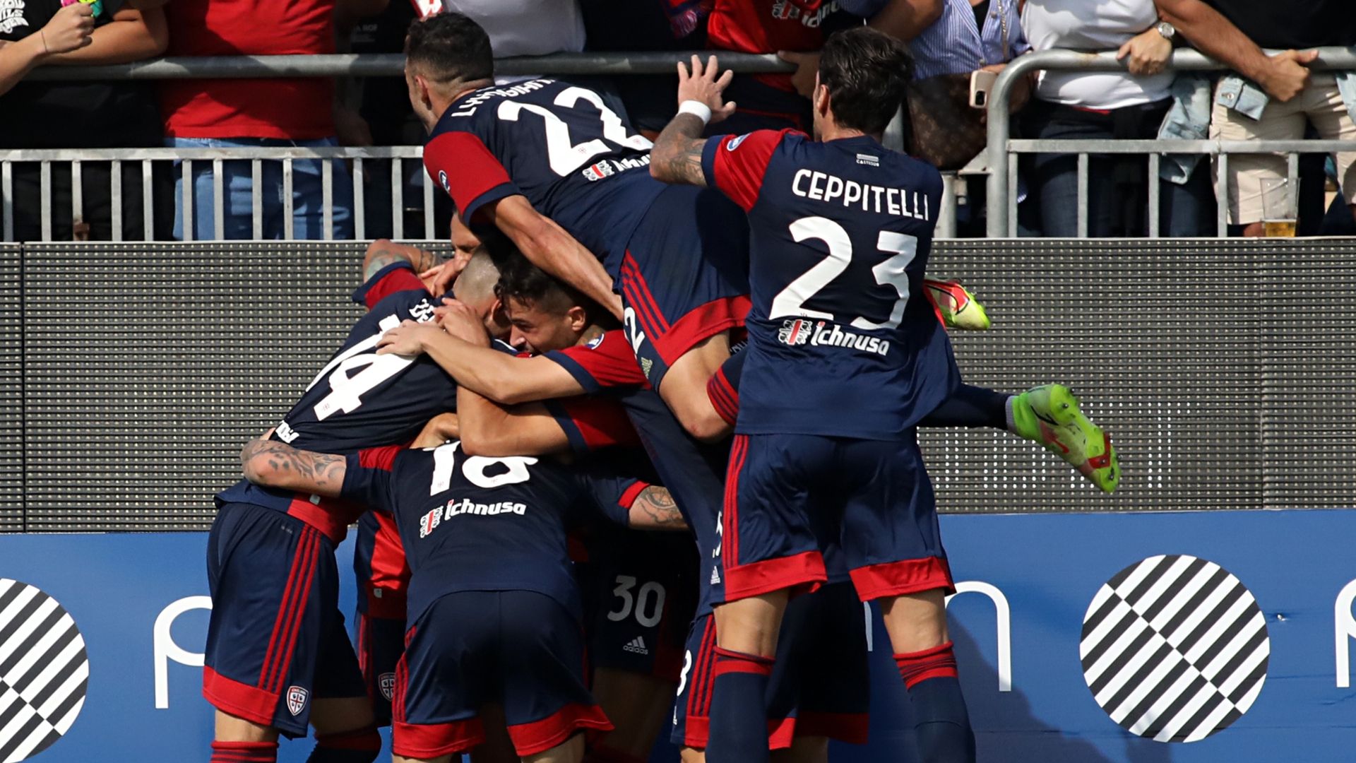 Cagliari celebrating Serie A