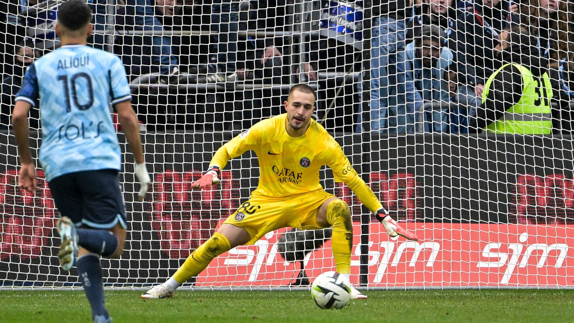 Arnau Tenas PSG Le Havre