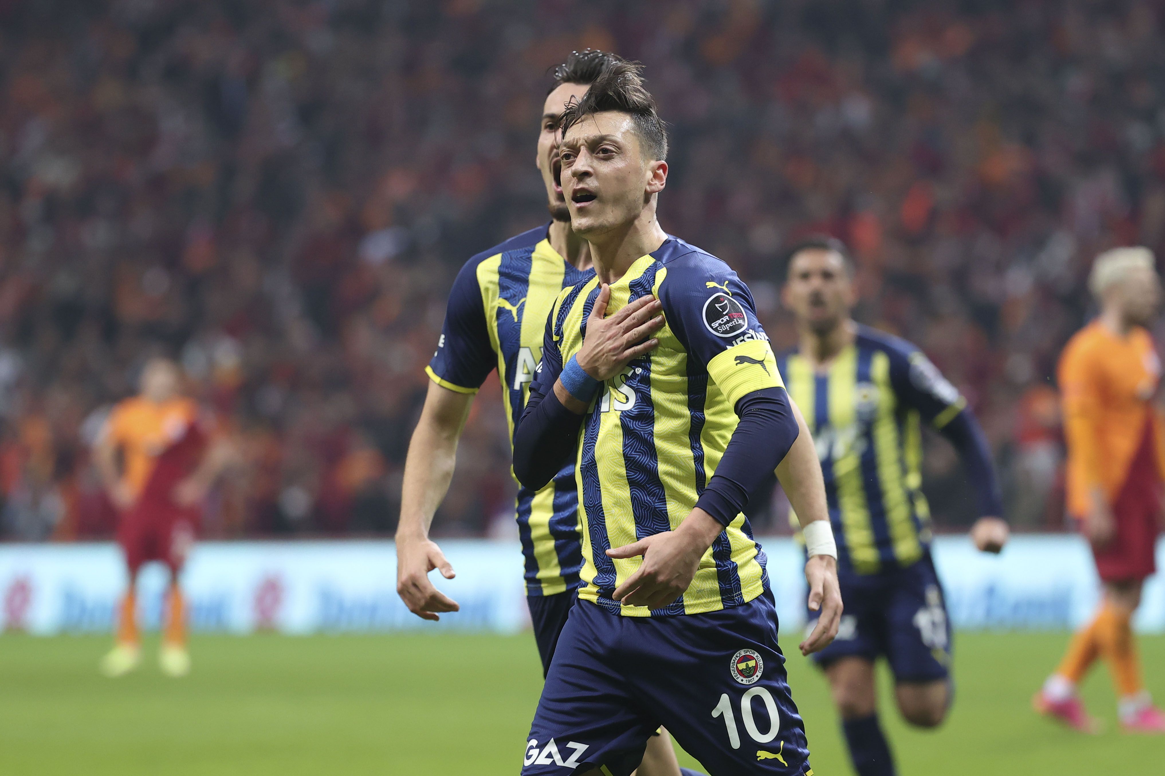 Mesut Ozil. Galatasaray vs Fenerbahce. 11.21.2021