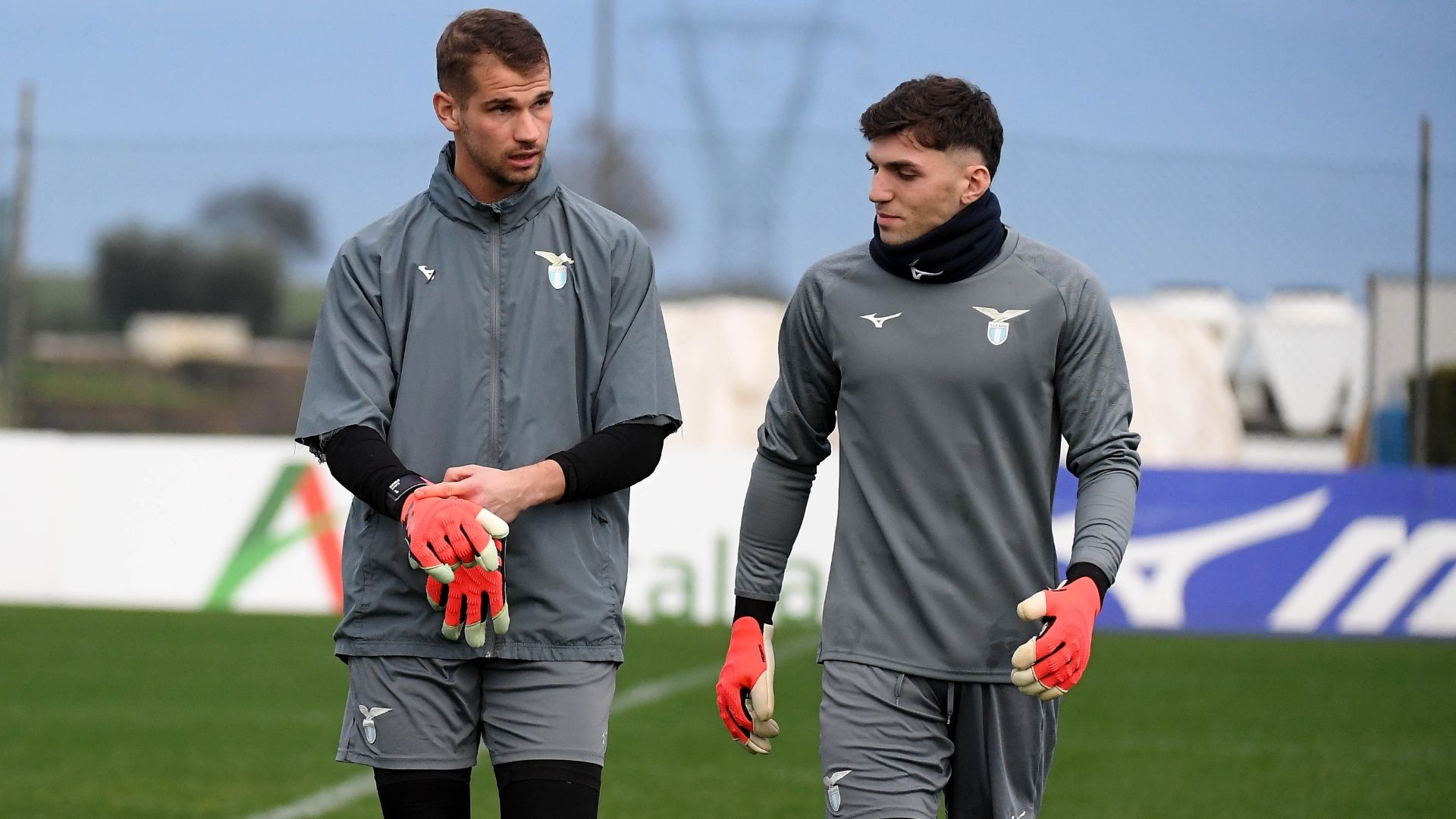 Calciomercato Lazio, uno tra Mandas e Provedel va venduto: la decisione di Sarri