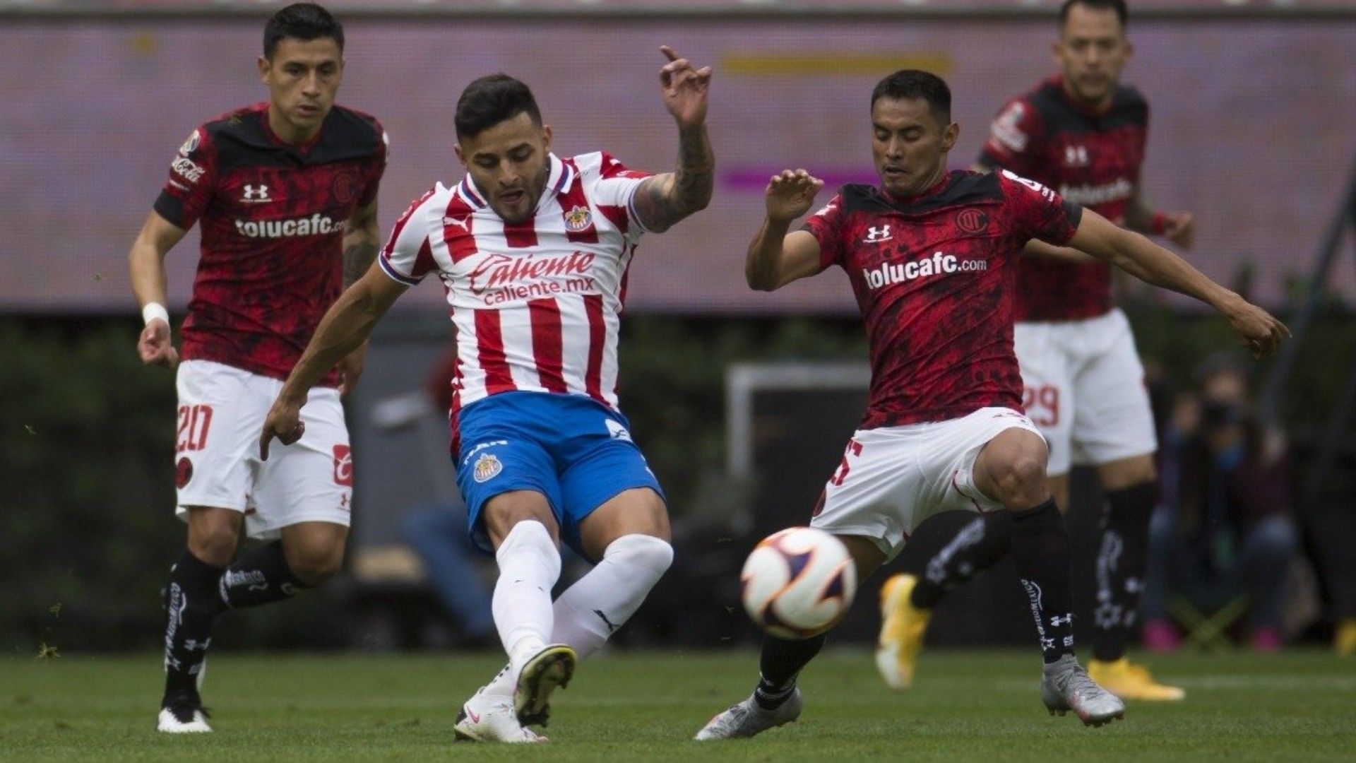 Alexis Vega José Juan Vázquez Chivas vs Toluca Guardianes 2021
