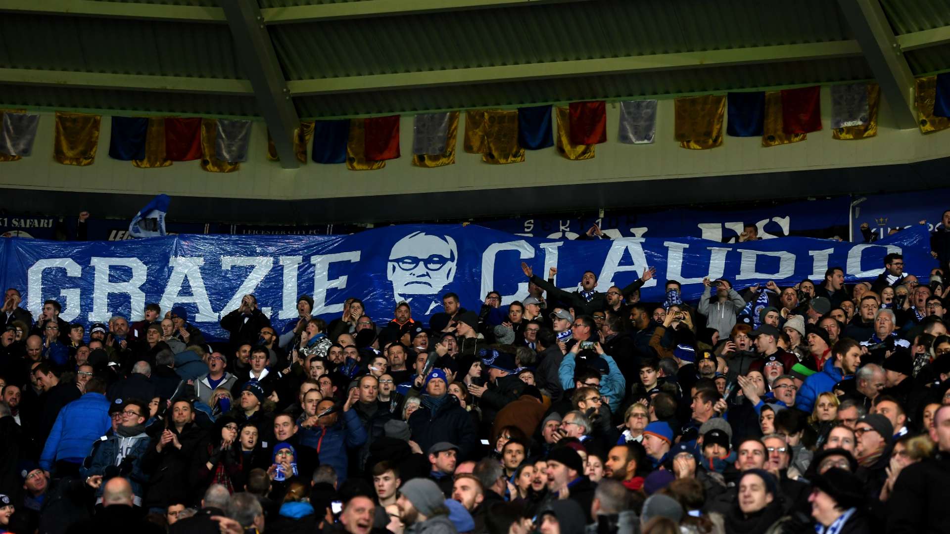 banner Ranieri Leicester City Liverpool