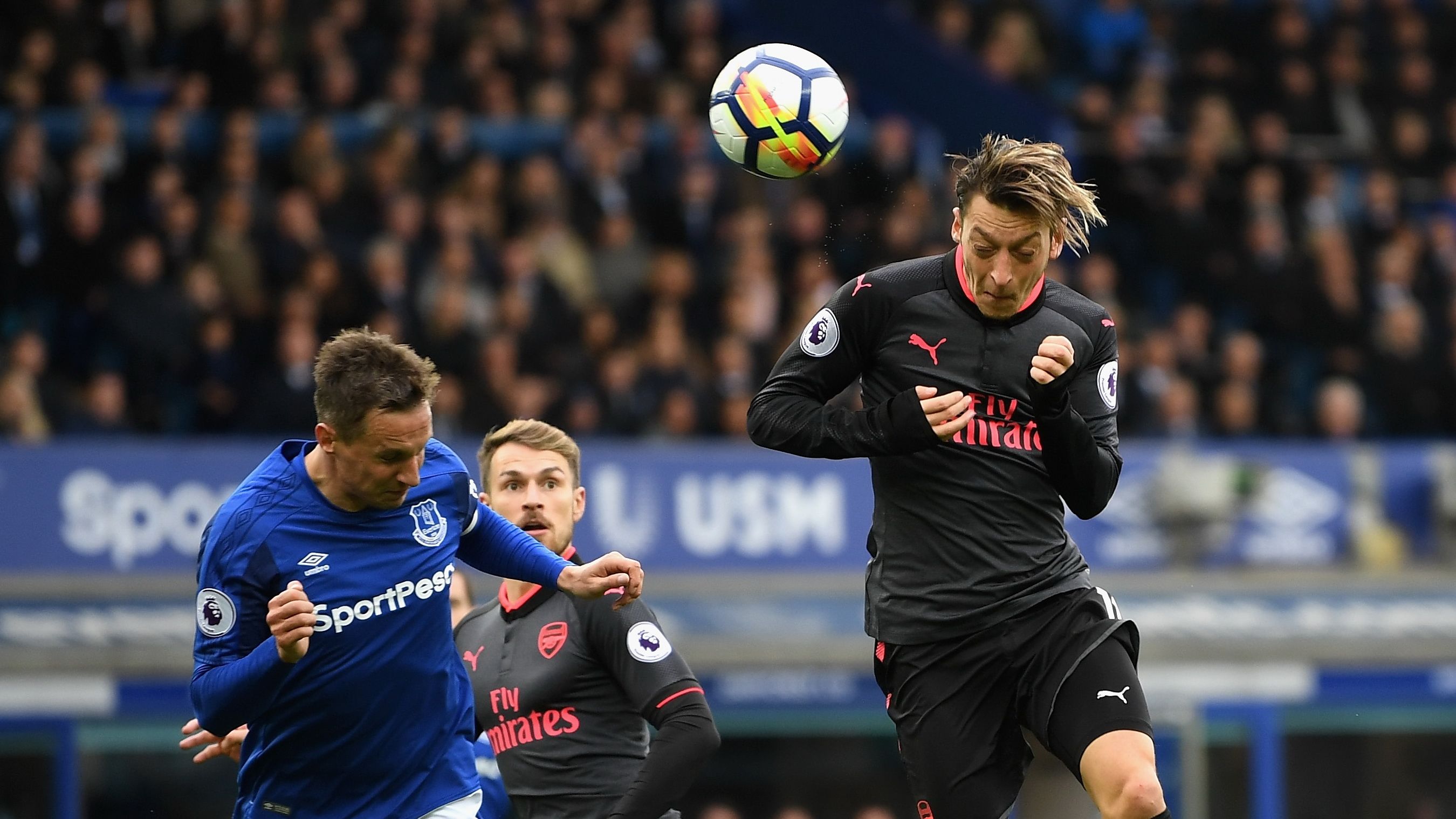 Mesut Ozil Arsenal Everton Premier League