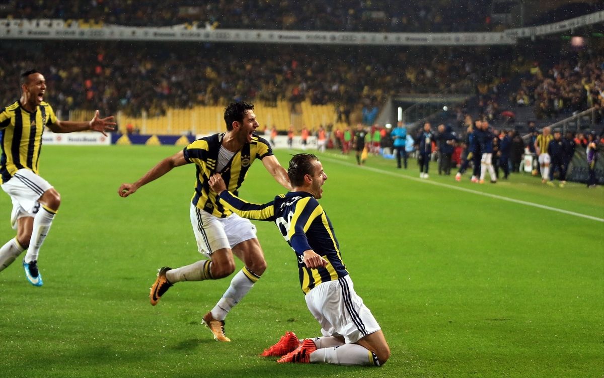 Giuliano Roberto Soldado Fenerbahce 19112017