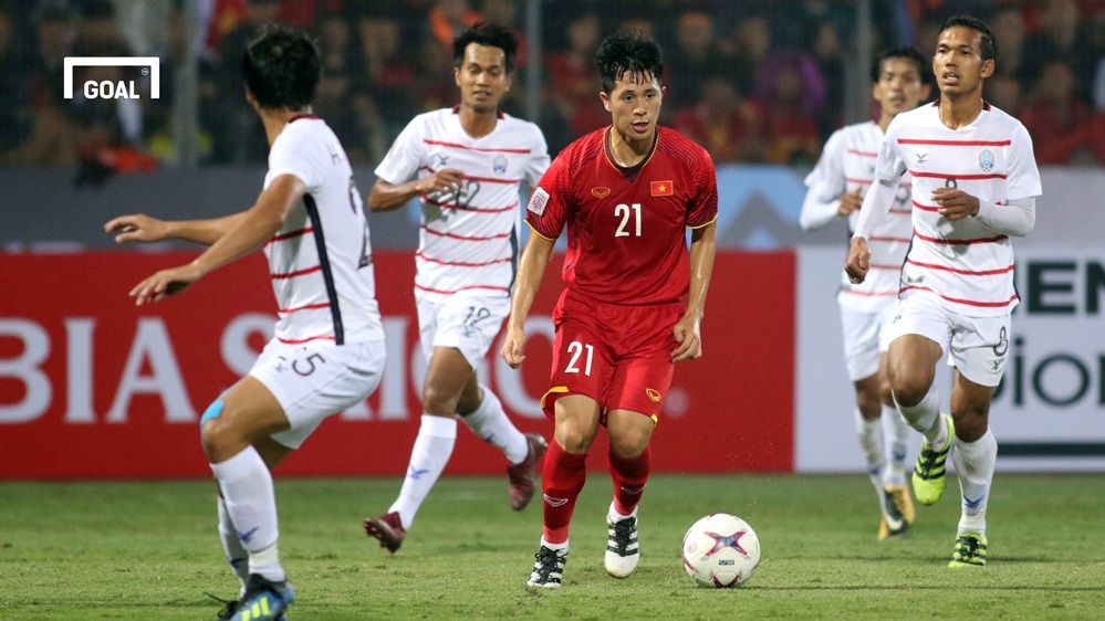 Vietnam vs Cambodia AFF Suzuki Cup 2018. Đình Trọng. Đình Trọng chấn thương. Đình Trọng bị gạch tên khỏi danh sách U23 Việt Nam. U23 Việt Nam. HLV Park Hang-seo. HLV Park. Lịch thi đấu VCK U23 châu Á 2020. Trực tiếp VCK U23 châu Á 2020. Lịch thi đấu U23 Việt Nam. Danh sách U23 Việt Nam. Nguyễn Quang Hải. Đoàn Văn Hậu. Park Hang-seo. Trực tiếp bóng đá.