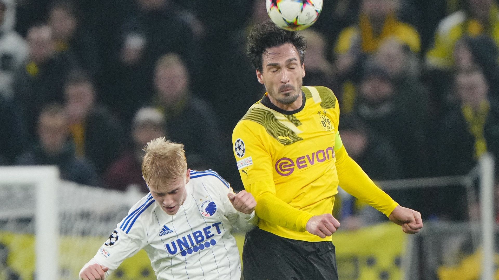 MATS HUMMELS BORUSSIA DORTMUND CHAMPIONS LEAGUE 02112022