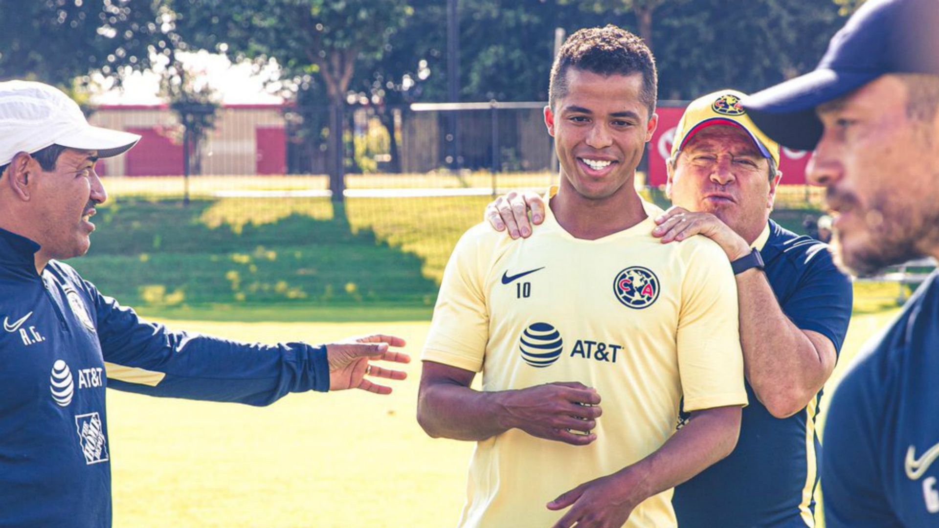 Giovani dos Santos América