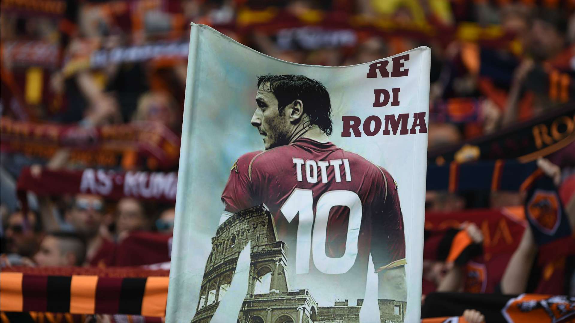 Roma fans banner for Francesco Totti