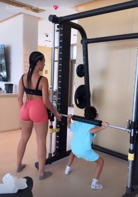 Georgina Rodriguez twins gym