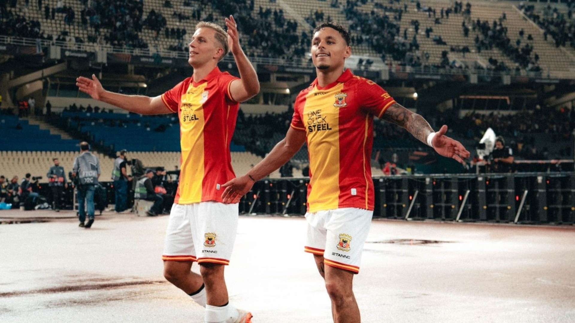 Finn Stokkers & Dean James - Go Ahead Eagles