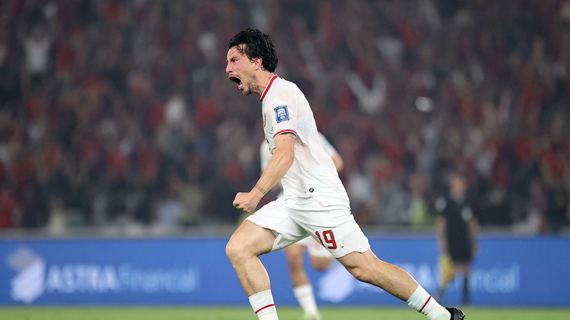 Thom Haye - Indonesia Vs Filipina