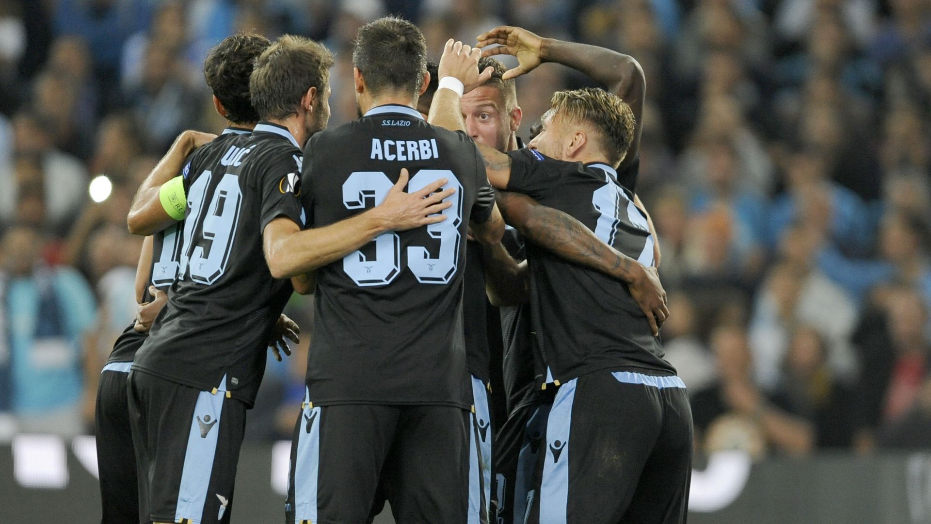 Lazio players celebrating Olympique Marseille Lazio Europa League