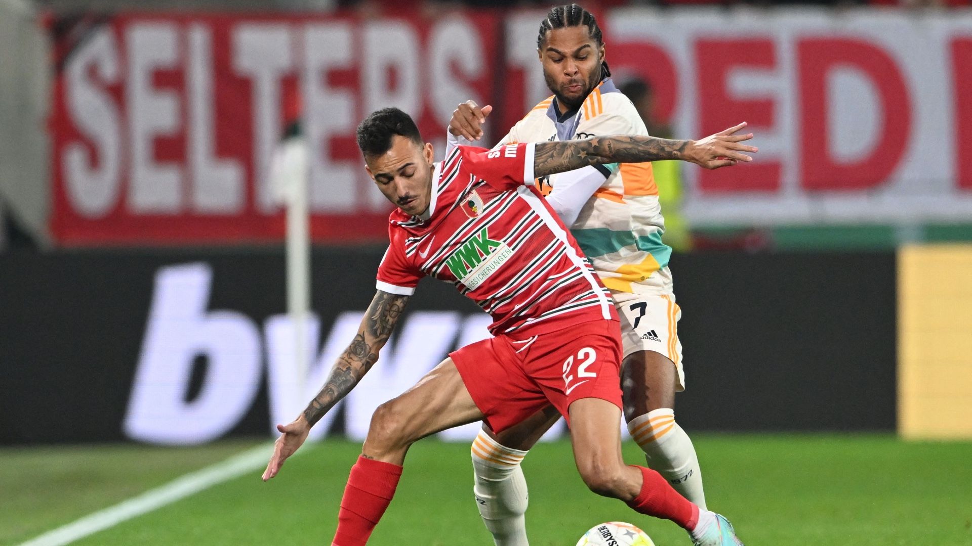 Serge Gnabry FC Augsburg Bayern 2022