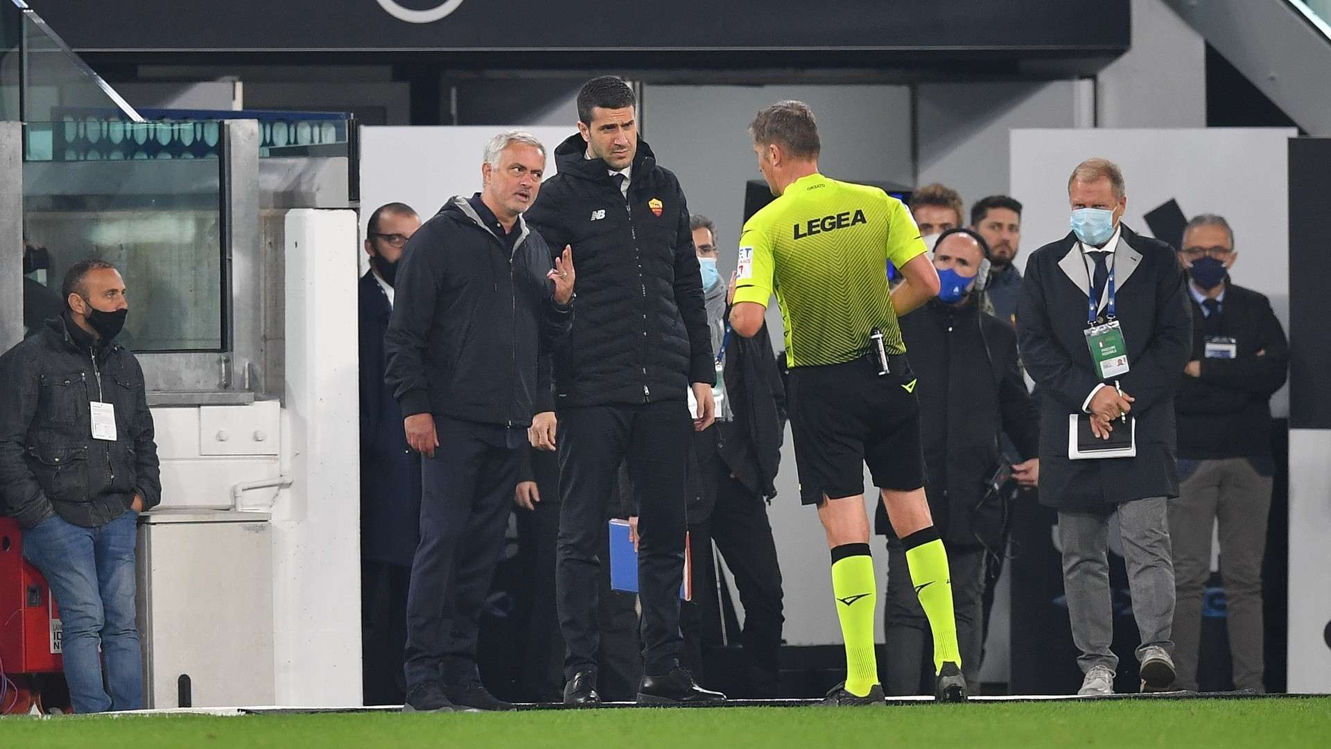 Mourinho Orsato Juventus Roma 2021