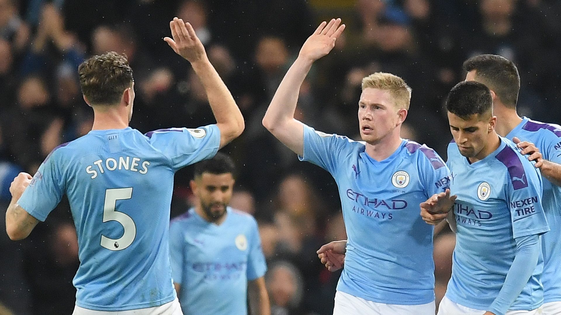 Manchester City celebrate vs Chelsea