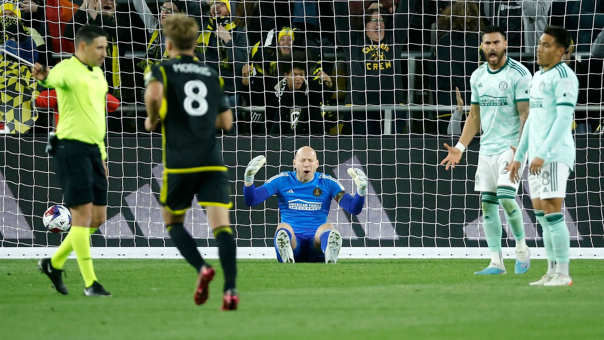 Brad Guzan Atlanta United frustrated 2023