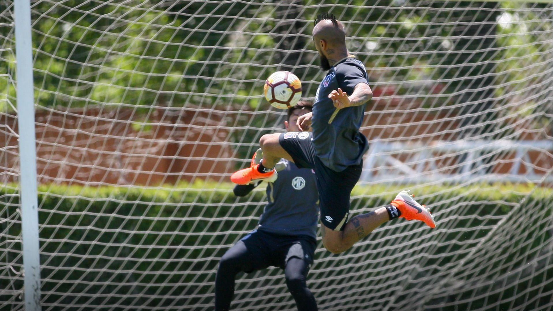 151119 Arturo Vidal en Colo Colo