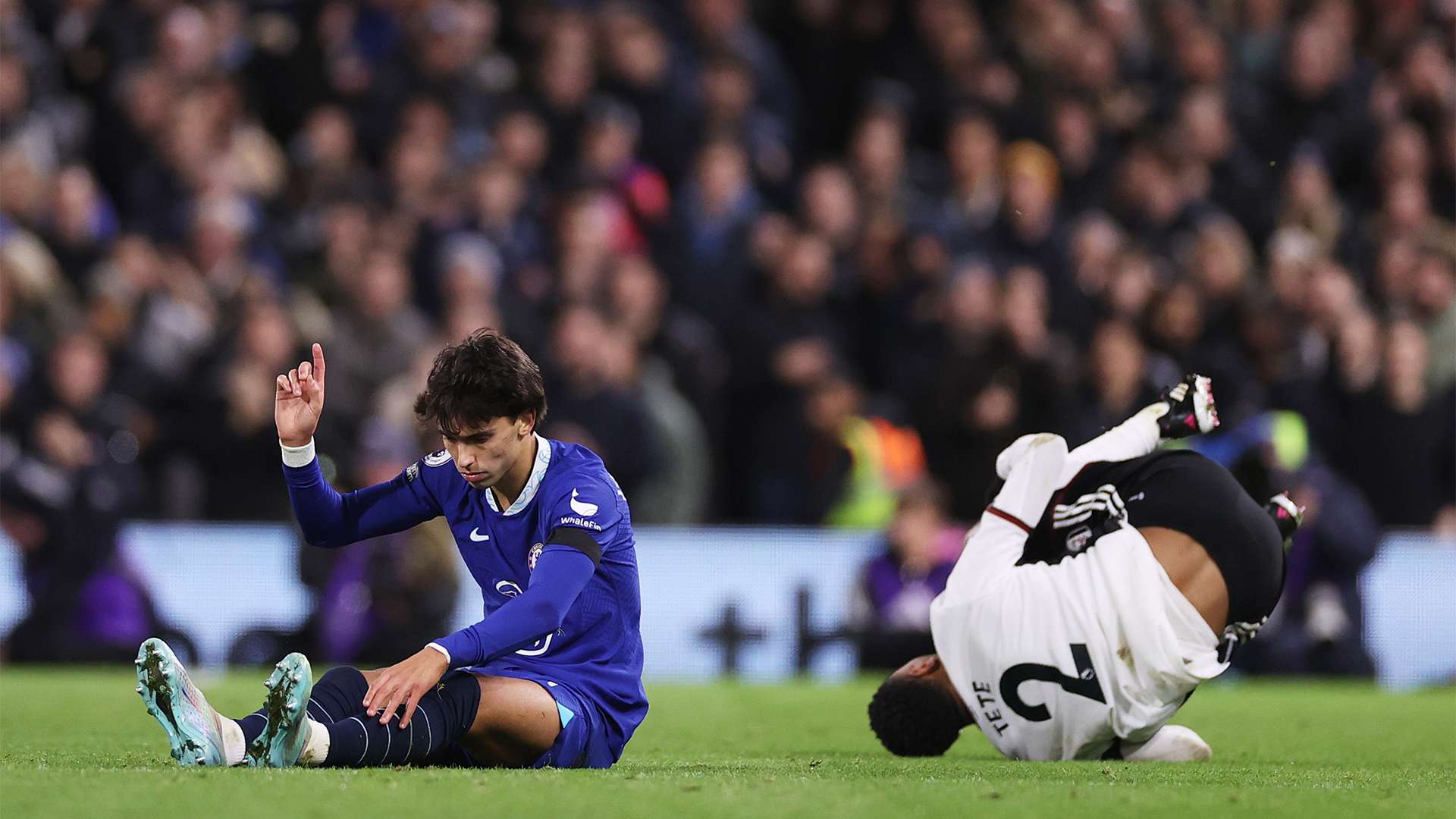 Joao Felix Chelsea Fulham red card react 2022-23