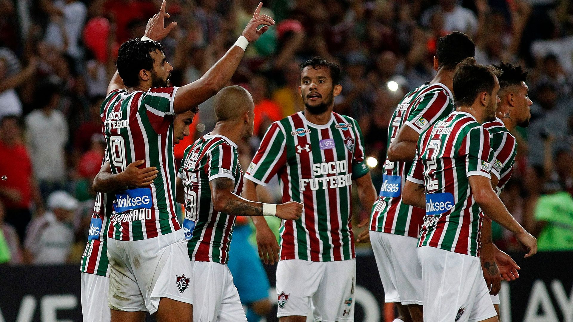 Henrique Dourado Gustavo Scarpa Fluminense Sao Paulo Brasileirao Serie A 18102017