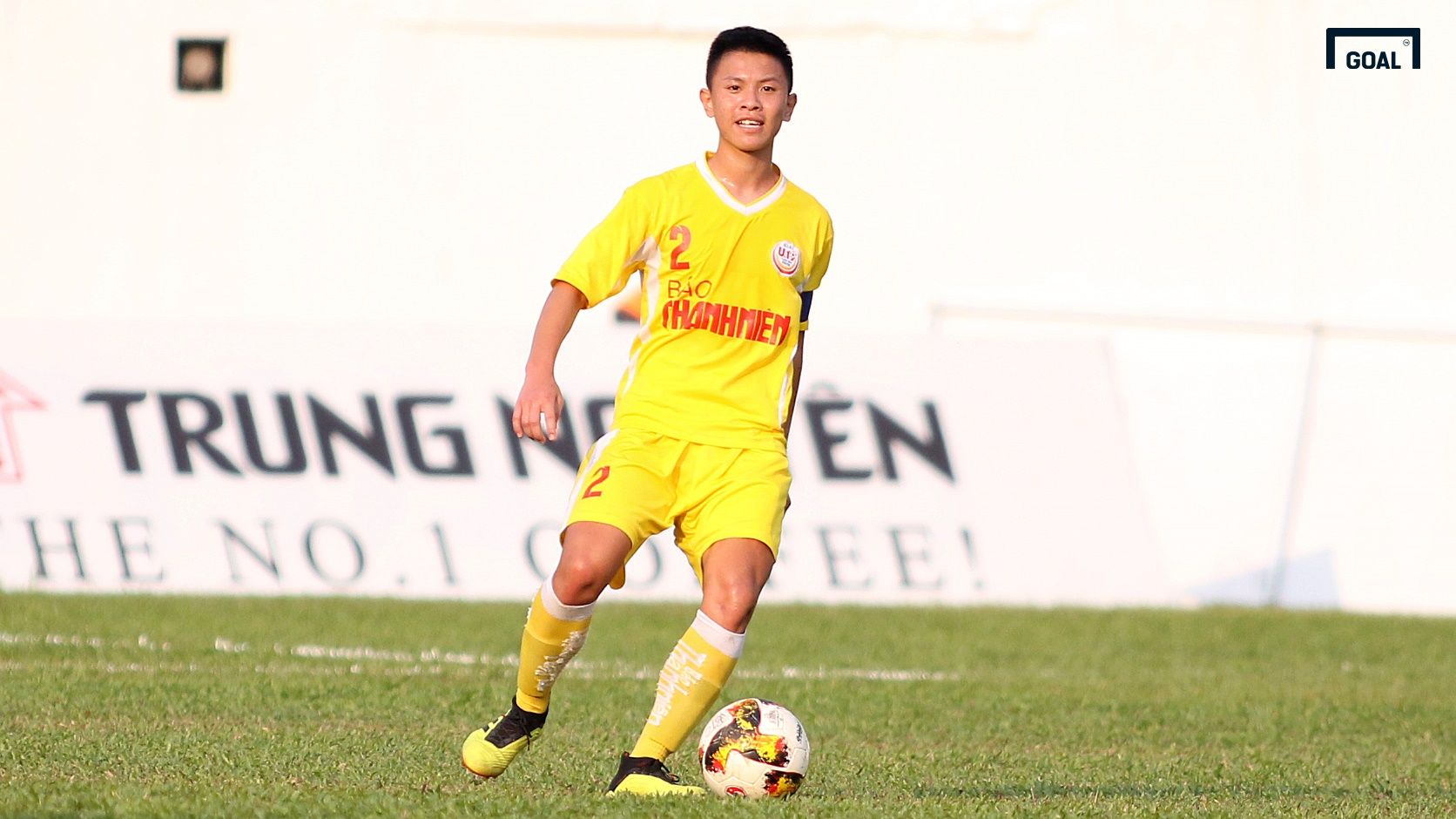 Vu Tien Long | U19 Ha Noi. Trung vệ Vũ Tiến Long. Chân dung Vũ Tiến Long. Vũ Tiến Long U19 Việt Nam. Vũ Tiến Long 2002. Trung vệ Vũ Tiến Long U19 Hà Nội. Vũ Tiến Long NxGn 2020. Lò đào tạo CLB Hà Nội. Vũ Tiến Long quê Thanh Hóa.