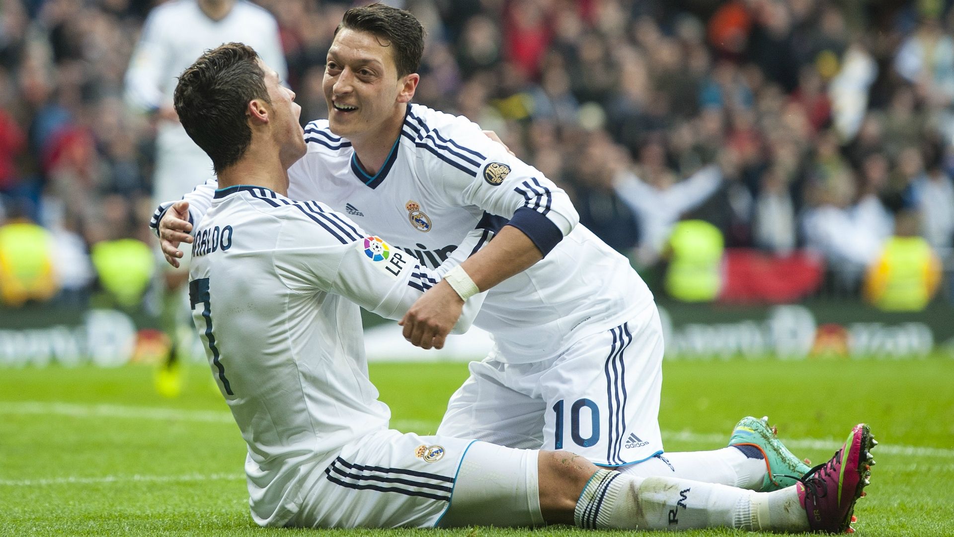 Mesut Ozil Cristiano Ronaldo