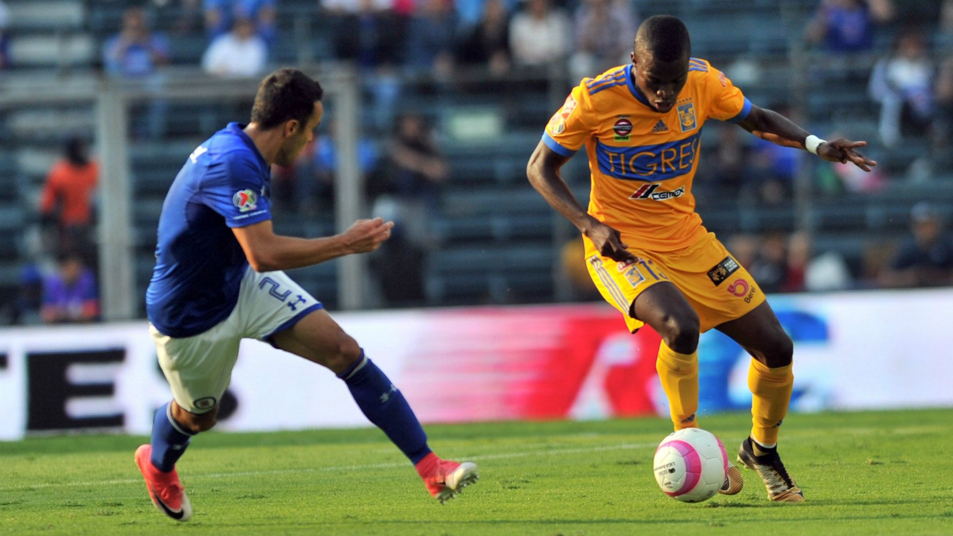 Enner Valencia Tigres Omar Mendoza Cruz Azul