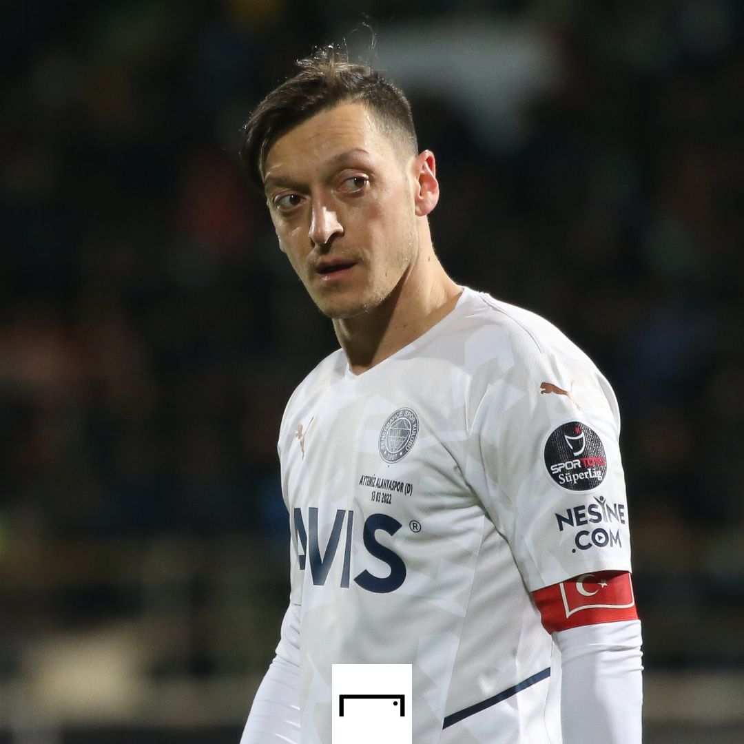 Mesut Ozil 2021-22