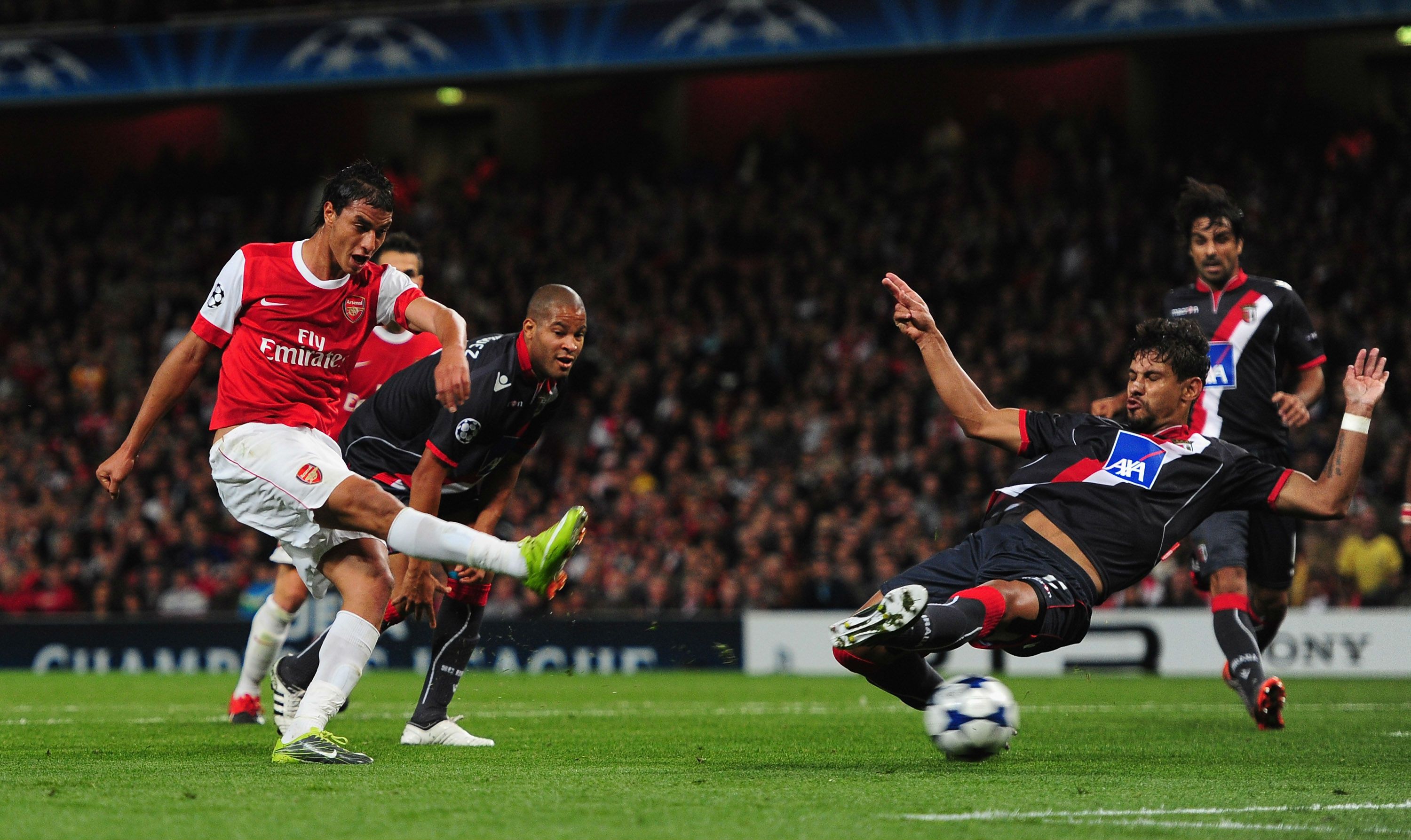 maroune chamakh moises - arsenal 6 braga 0 - champions league - 15092010