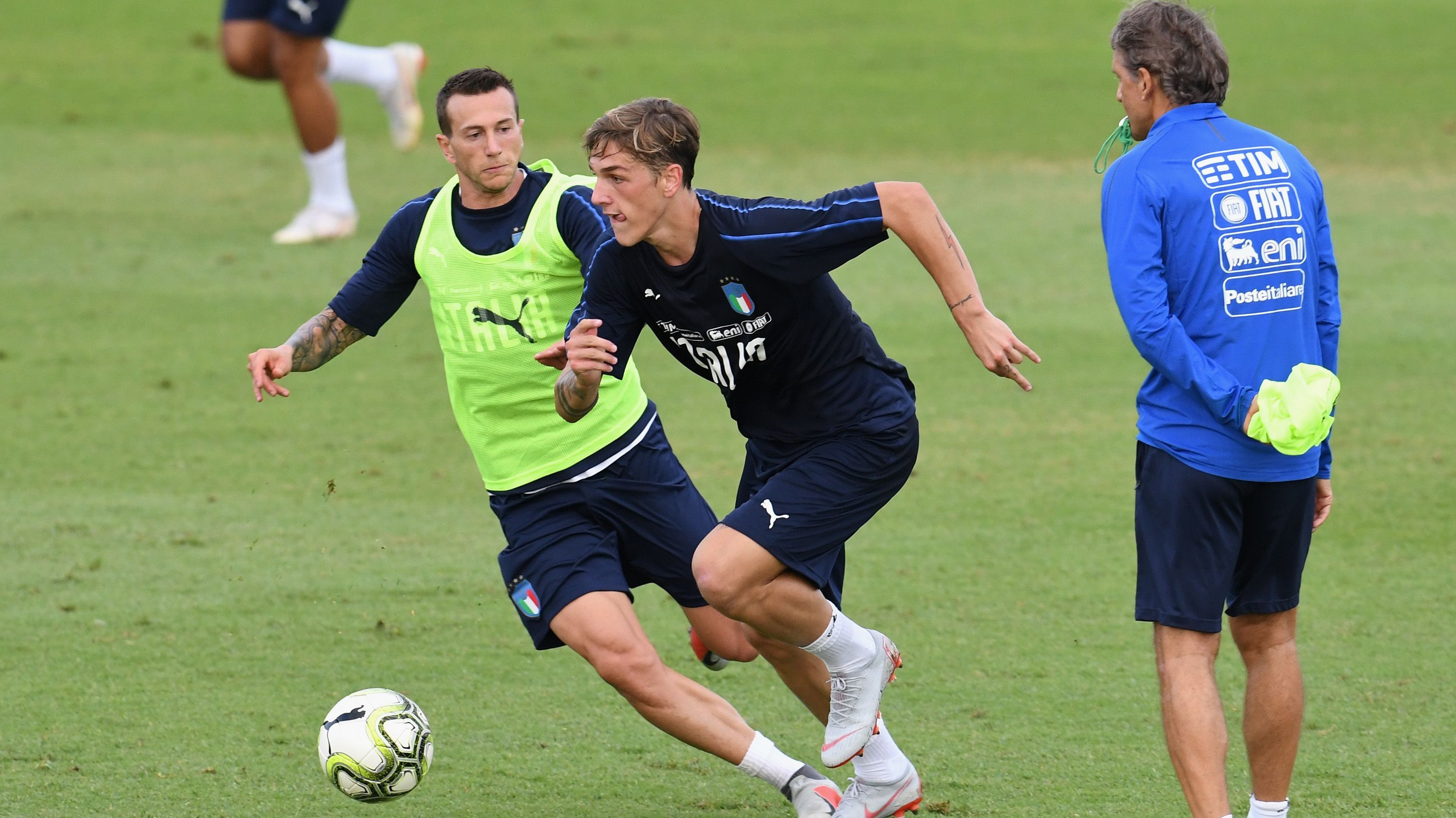 Zaniolo Bernardeschi Mancini Italy training