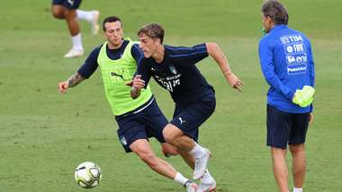 Zaniolo Bernardeschi Mancini Italy training
