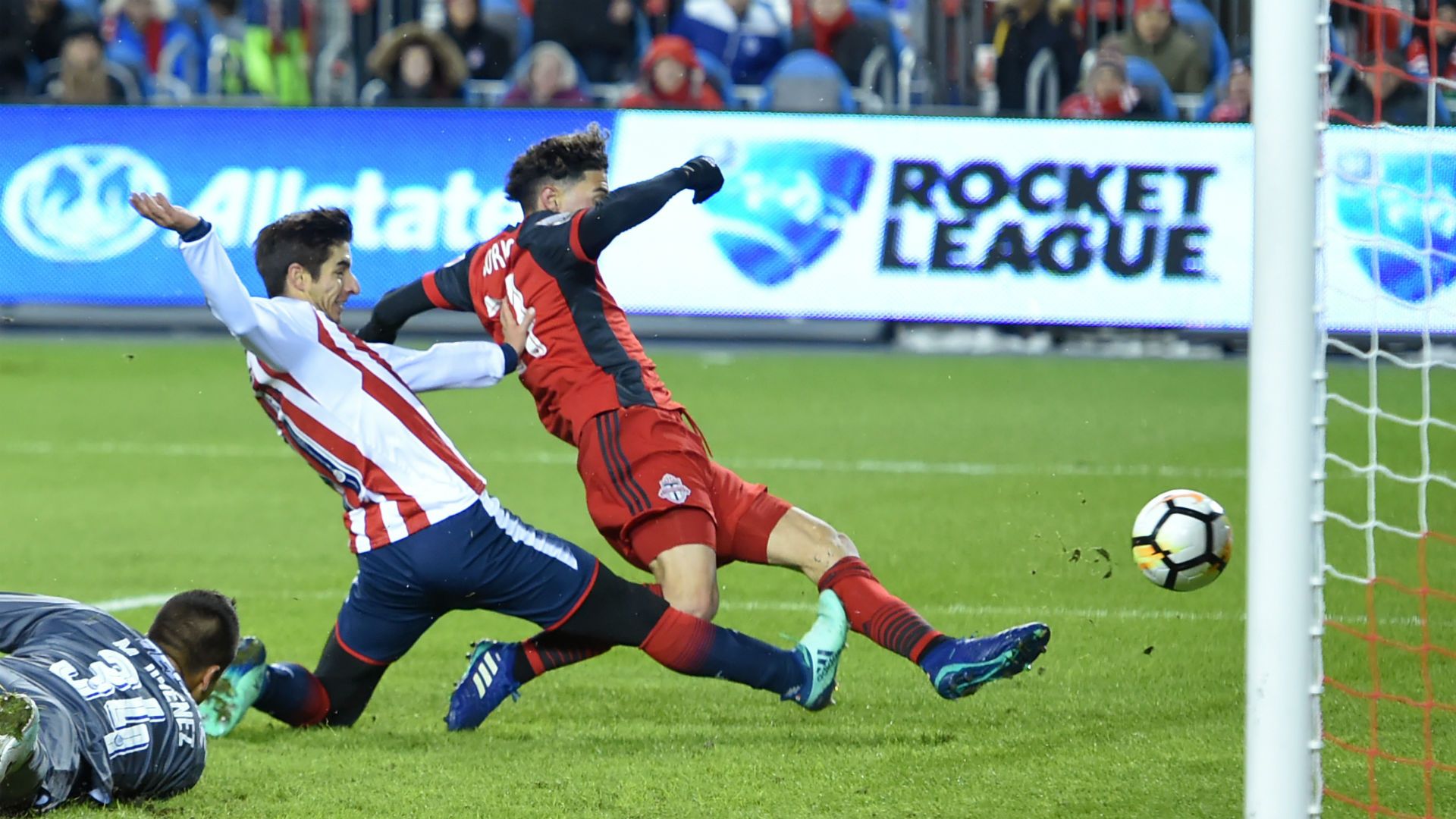 Jonathan Osorio Isaac Brizuela Toronto FC Chivas CONCACAF Champions League