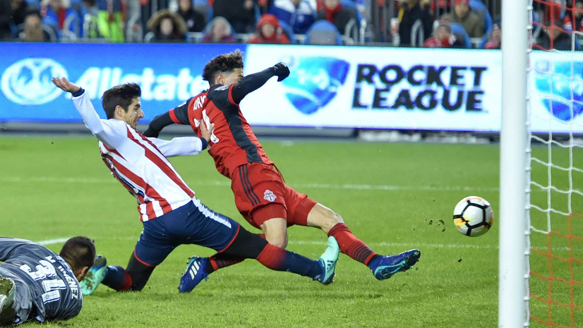 Jonathan Osorio Isaac Brizuela Toronto FC Chivas CONCACAF Champions League