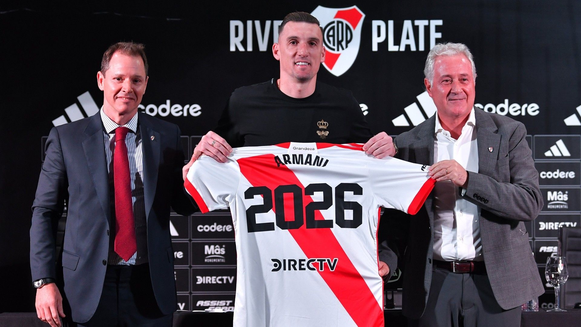 Franco Armani Firma Contrato 17042024