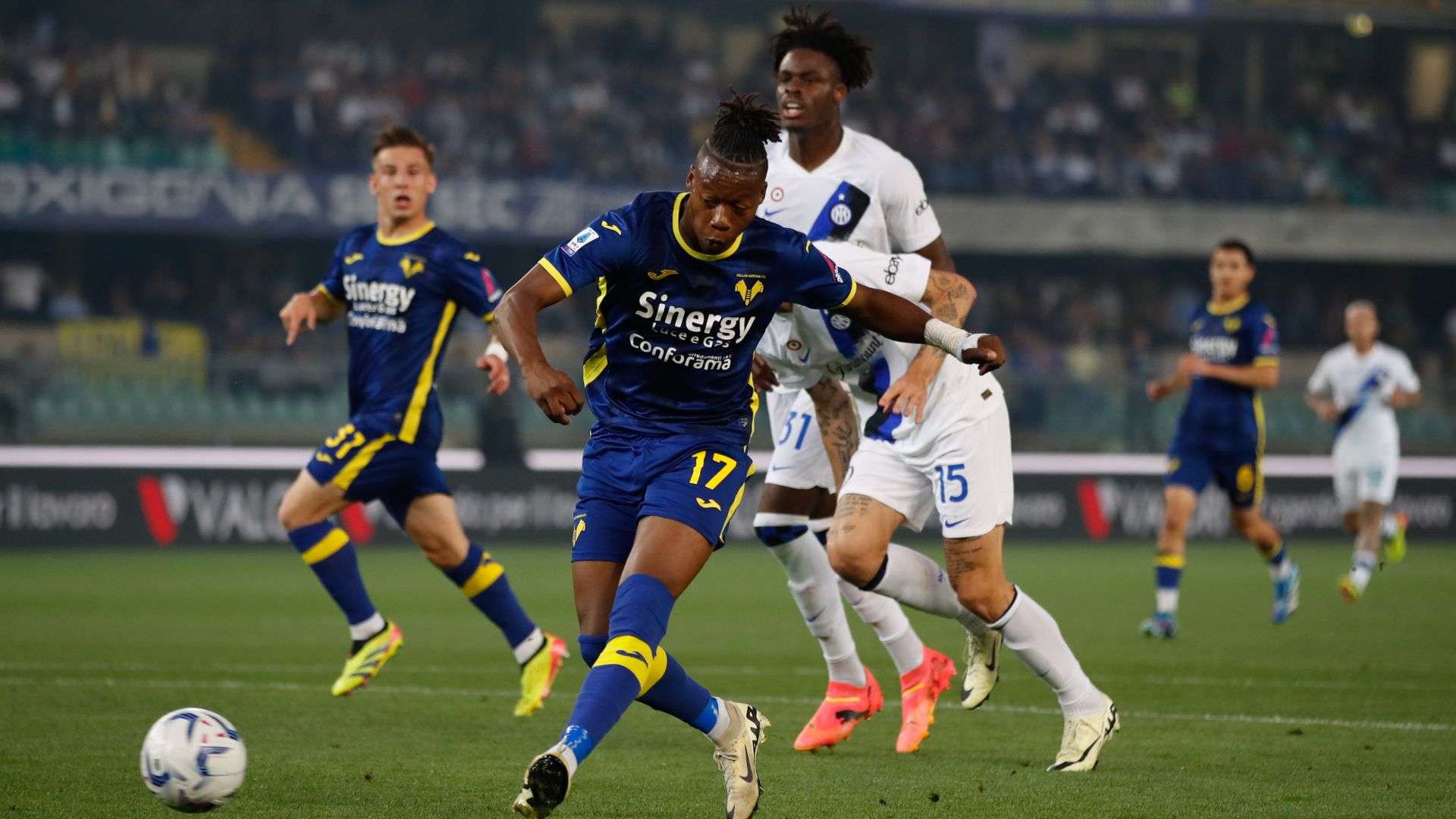 Tijjani Noslin Verona Inter Serie A