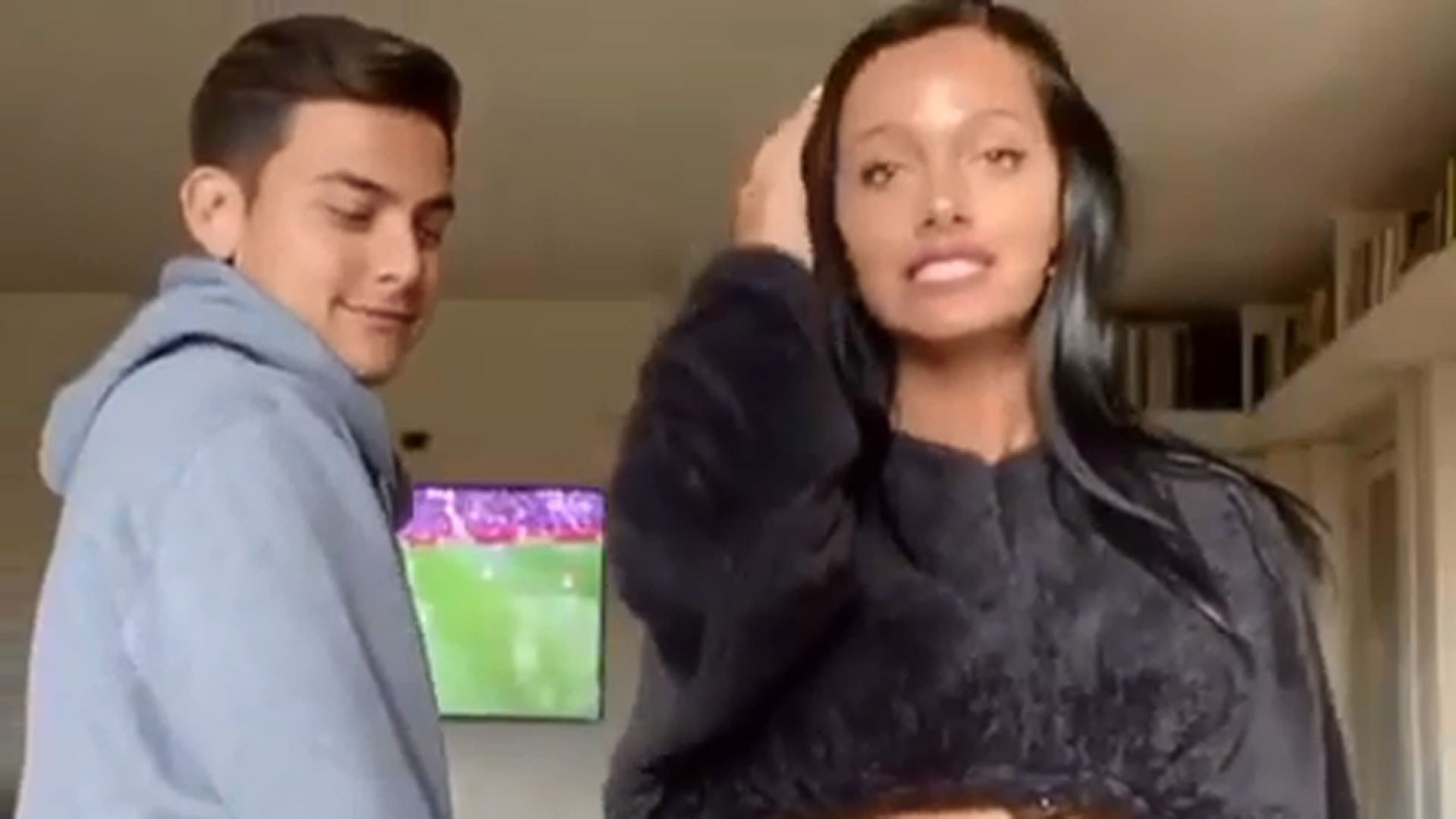Paulo Dybala girlfriend tik tok video