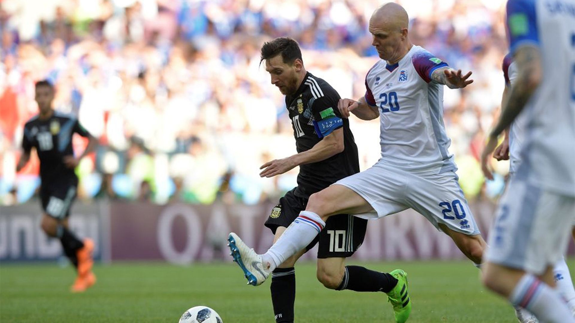 Emil Hallfredsson Lionel Messi Iceland Argentina 2018 World Cup