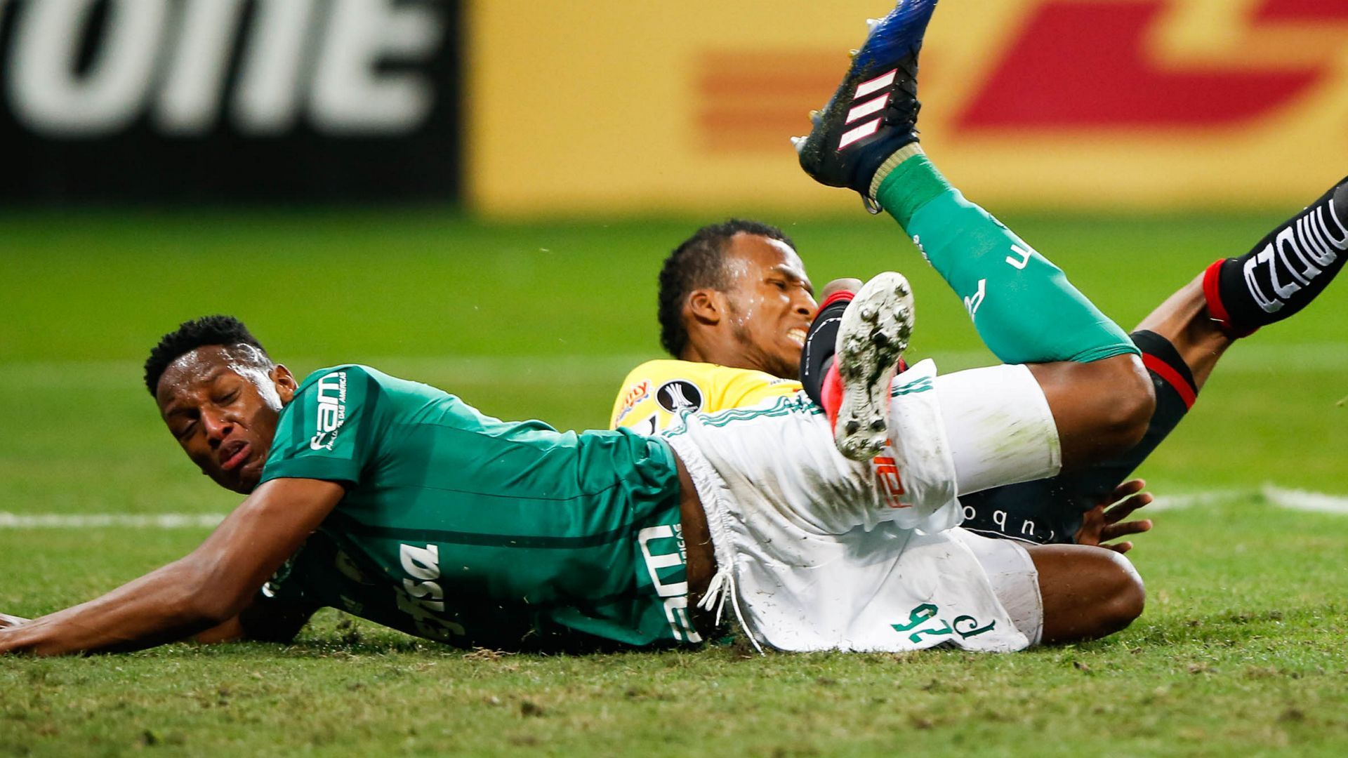 Yerry Mina Pedro Velasco Palmeiras Barcelona-EQU Libertadores 09082017