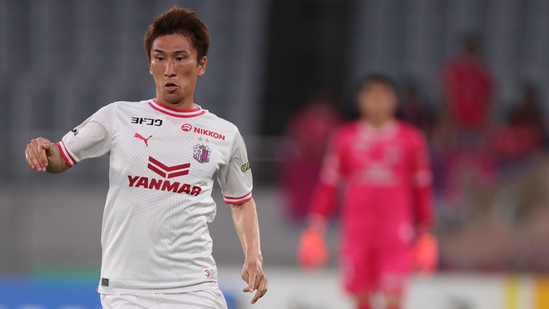 Hiroaki OKUNO of Cerezo Osaka in action