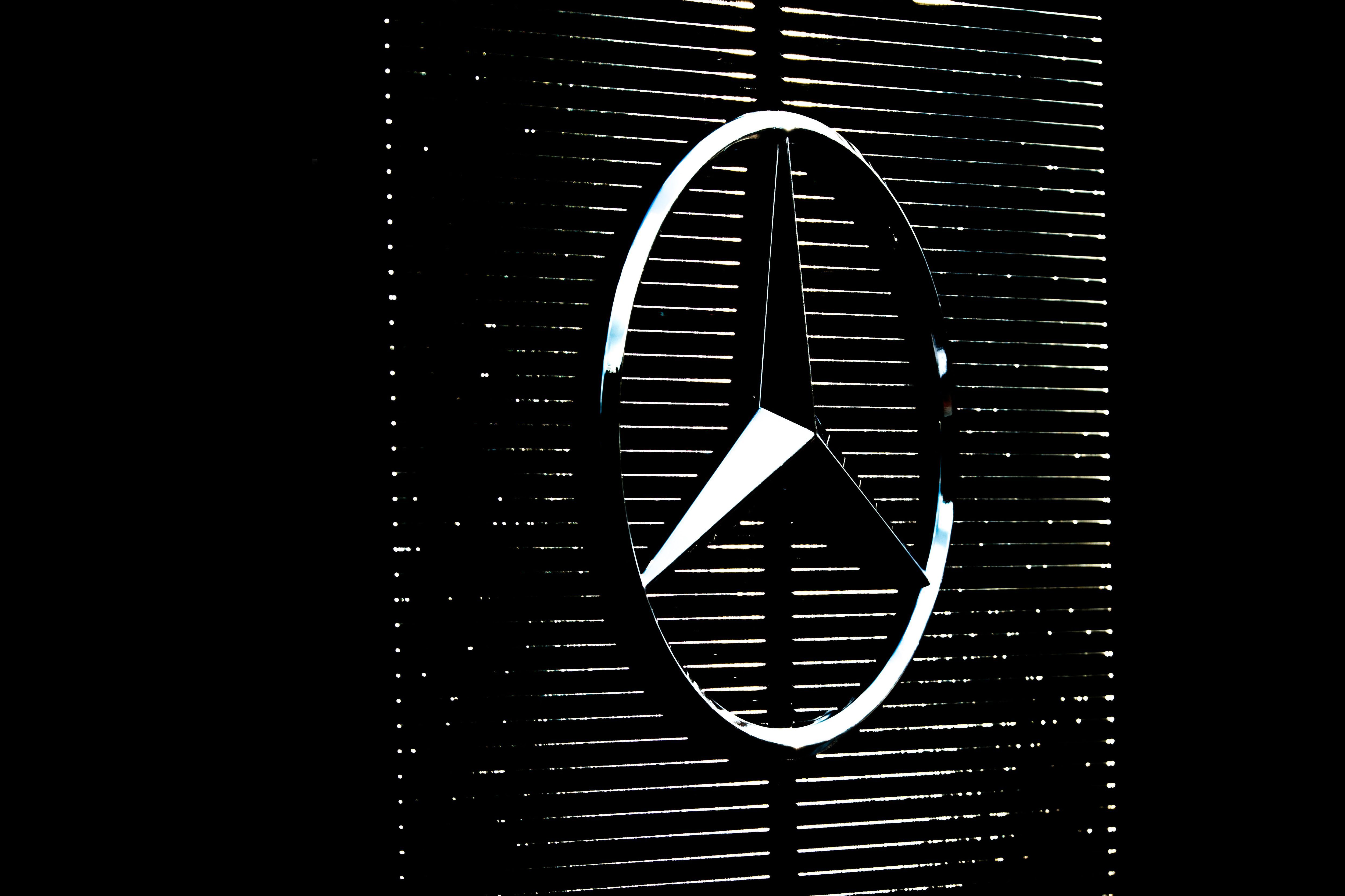 Mercedes Logo