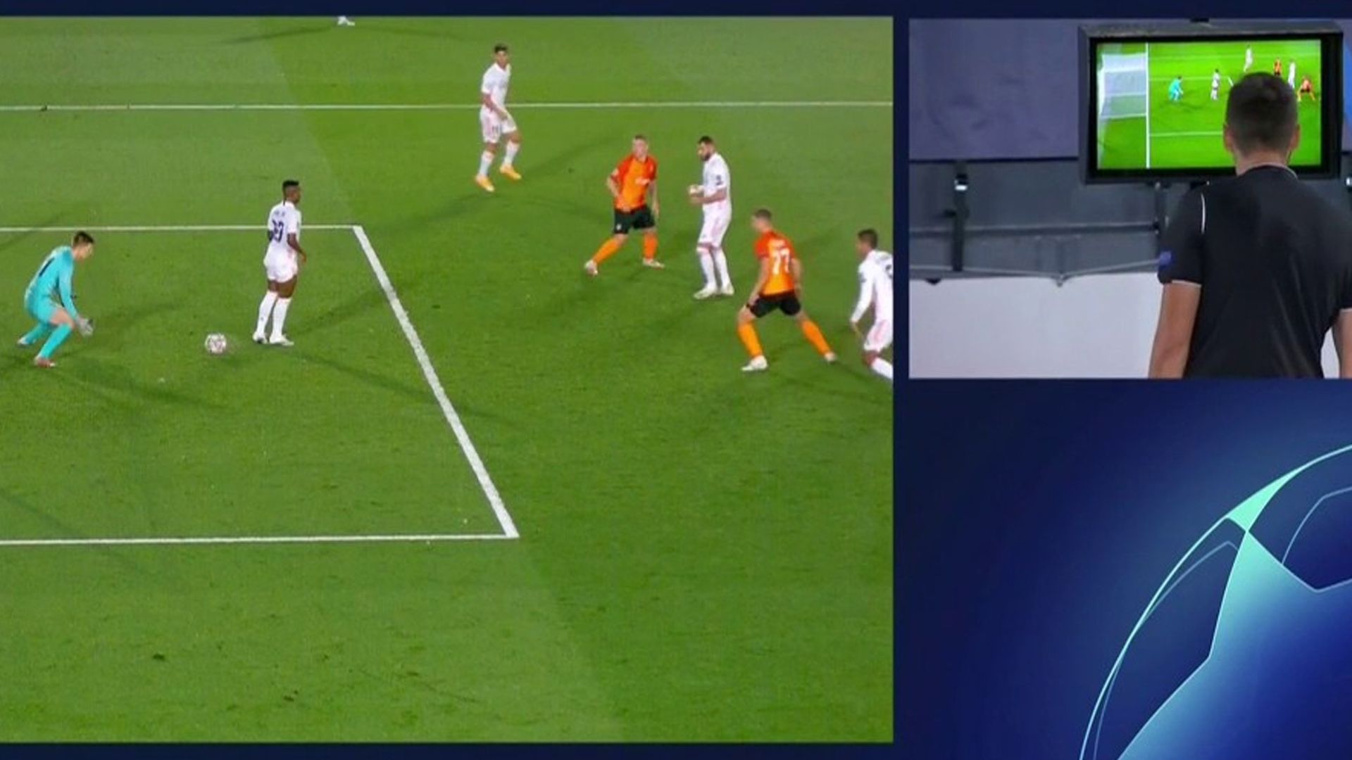 Fuera de juego de Vinicius en el Real Madrid vs. Shakhtar