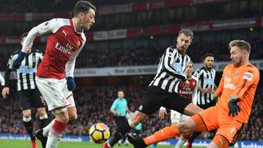 Mesut Ozil Arsenal Newcastle
