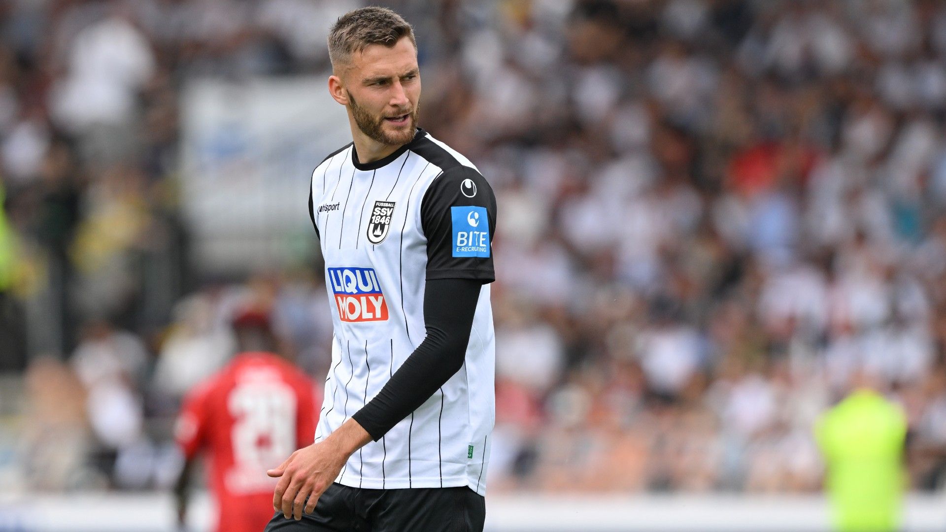 Felix Higl of SSV Ulm 1846 looks on 