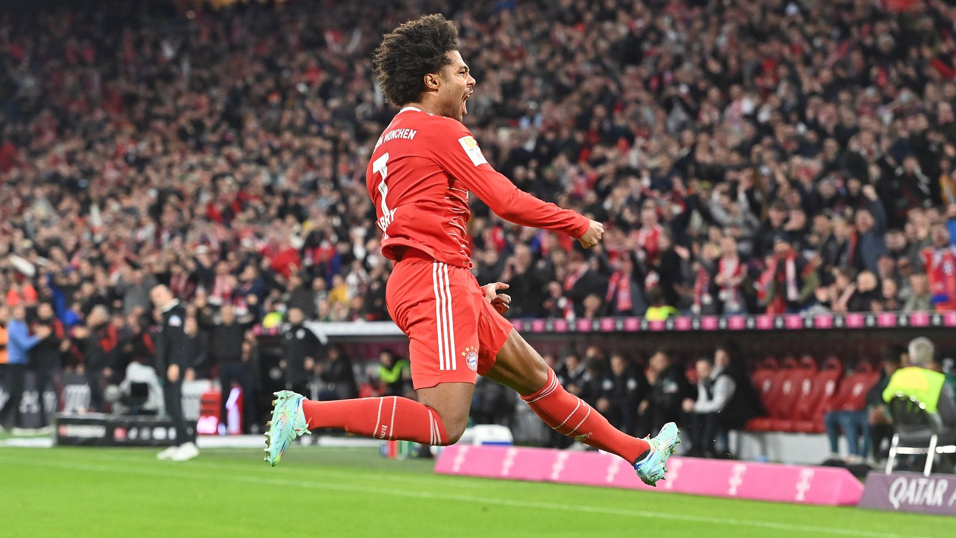 ONLY GERMANY Serge Gnabry FC Bayern 2022