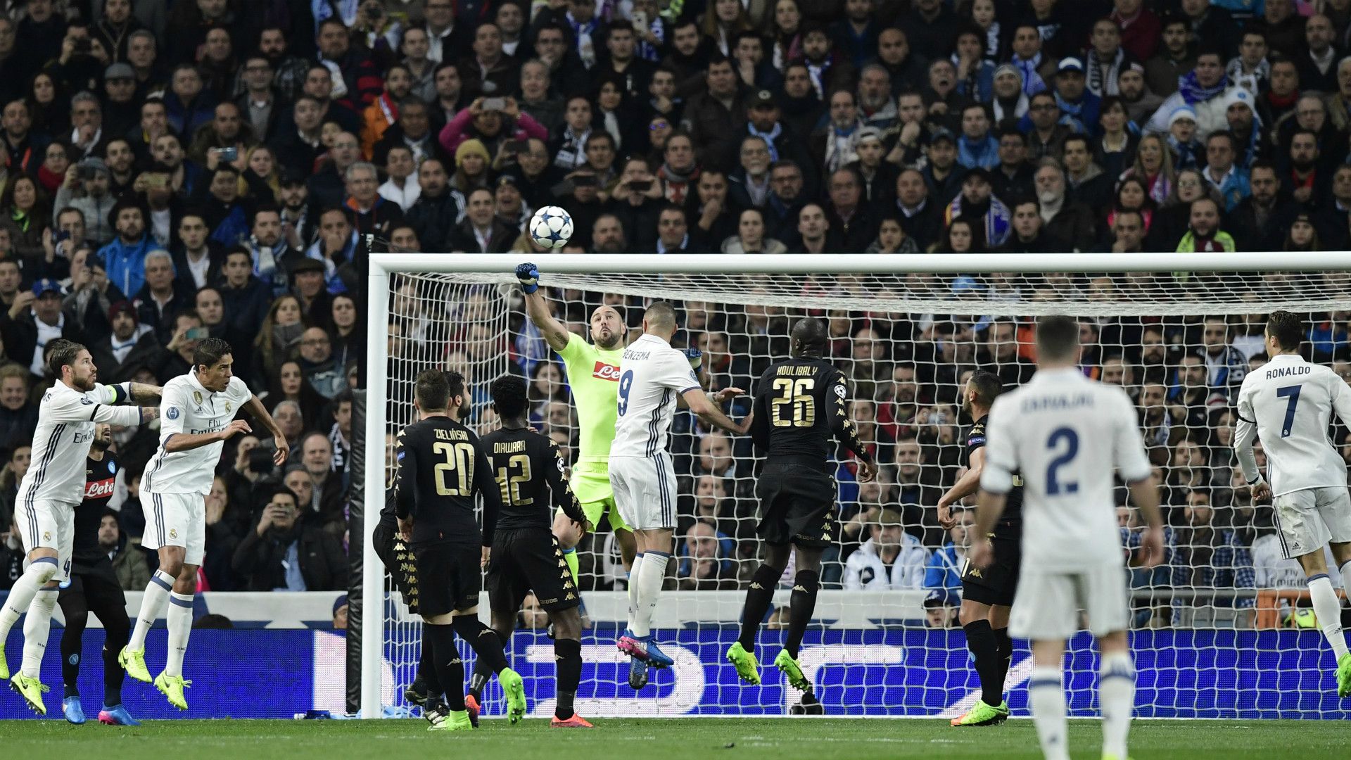 Karim Benzema Pepe Reina Real Madrid Napoli Champions League