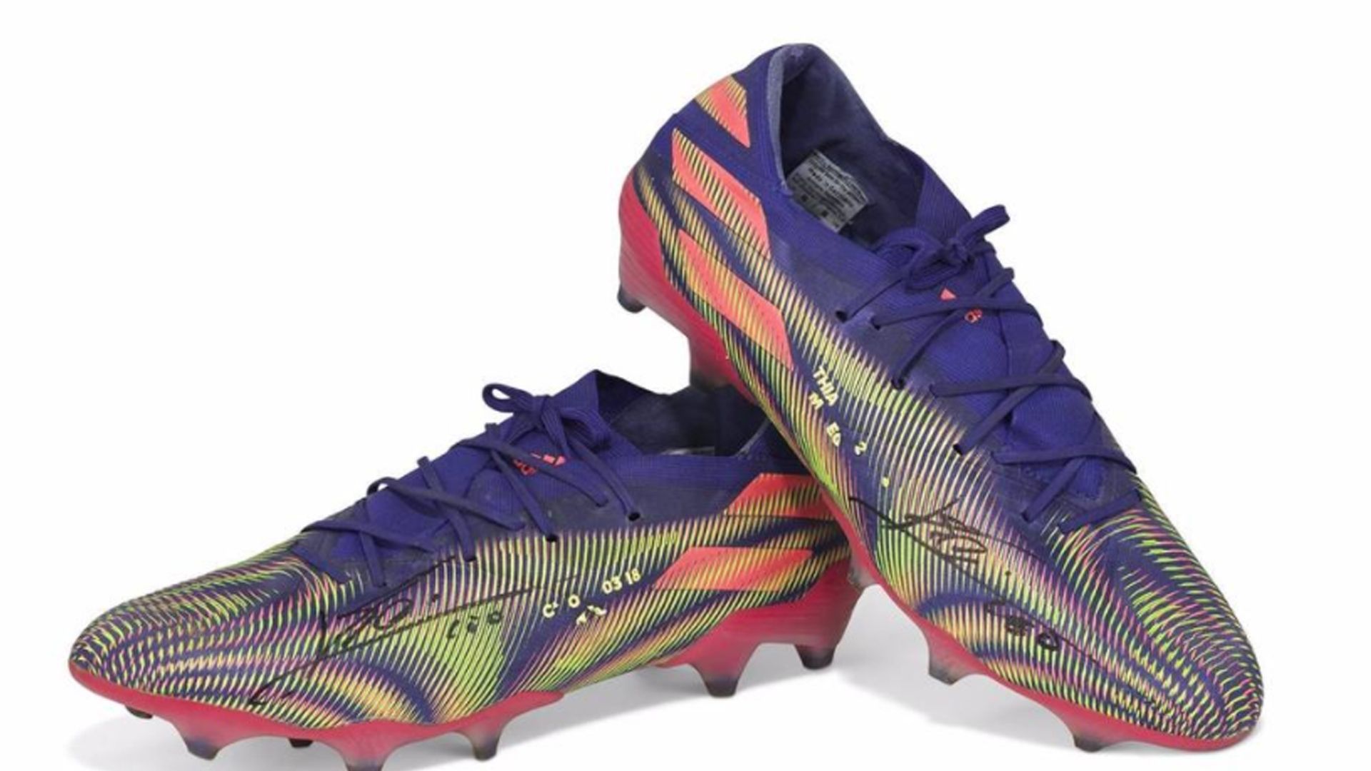 Botas de Messi con las que marcó el gol 644 con el Barcelona, a subasta