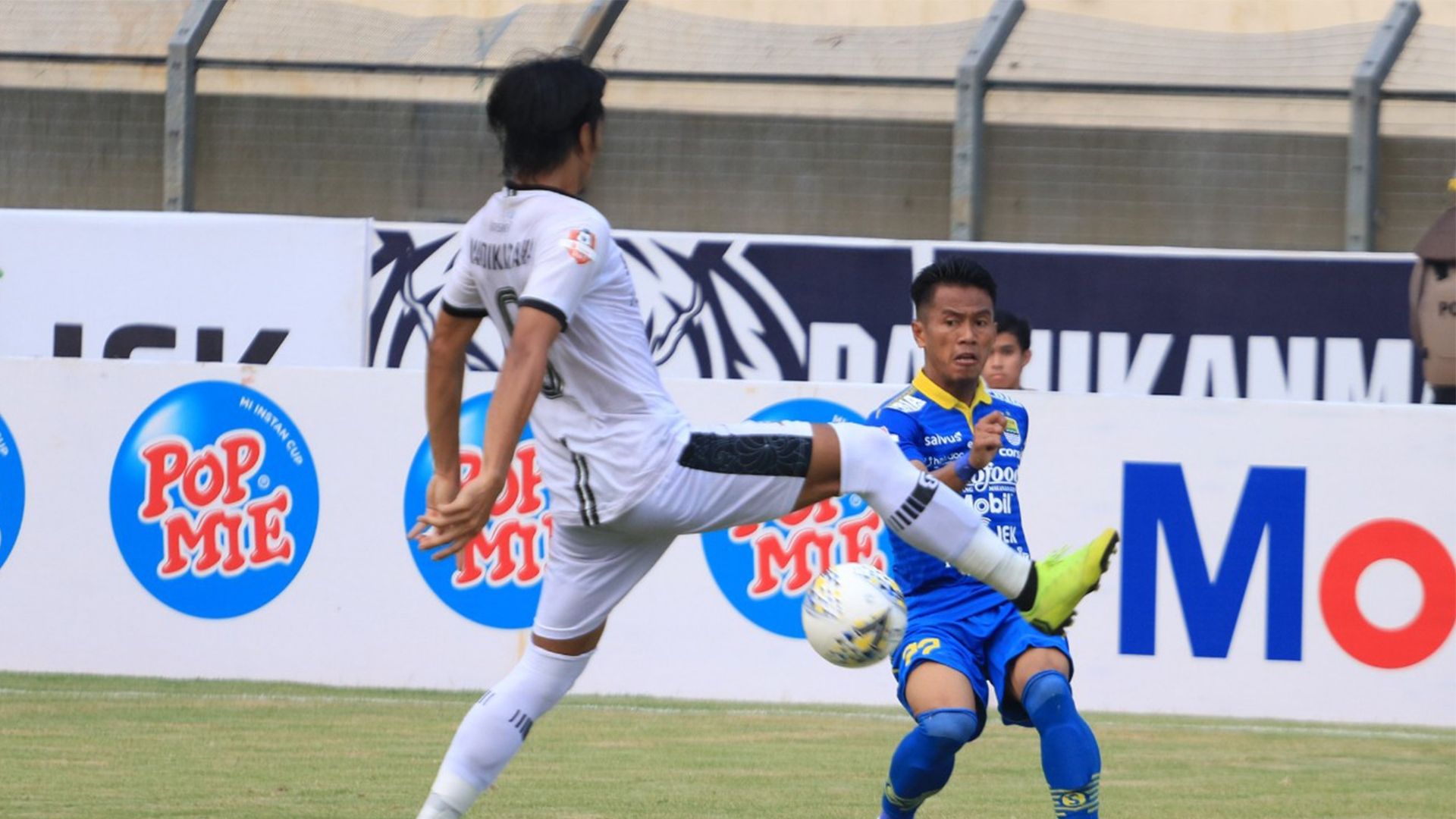 Persib Bandung vs Madura United